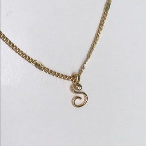 Vera Bradley “s” goldtone necklace